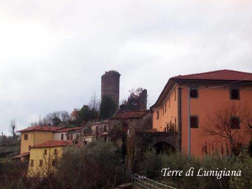 Il borgo dalla via per la chiesa