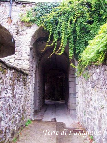 Arco d’entrata a Caprio di Sopra