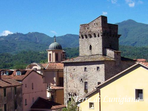 Oratorio di Nostra Donna e Torre di Castelnuovo