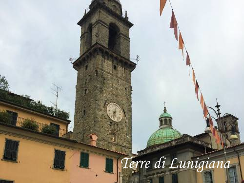 Piazza della Repubblica, Pontremoli